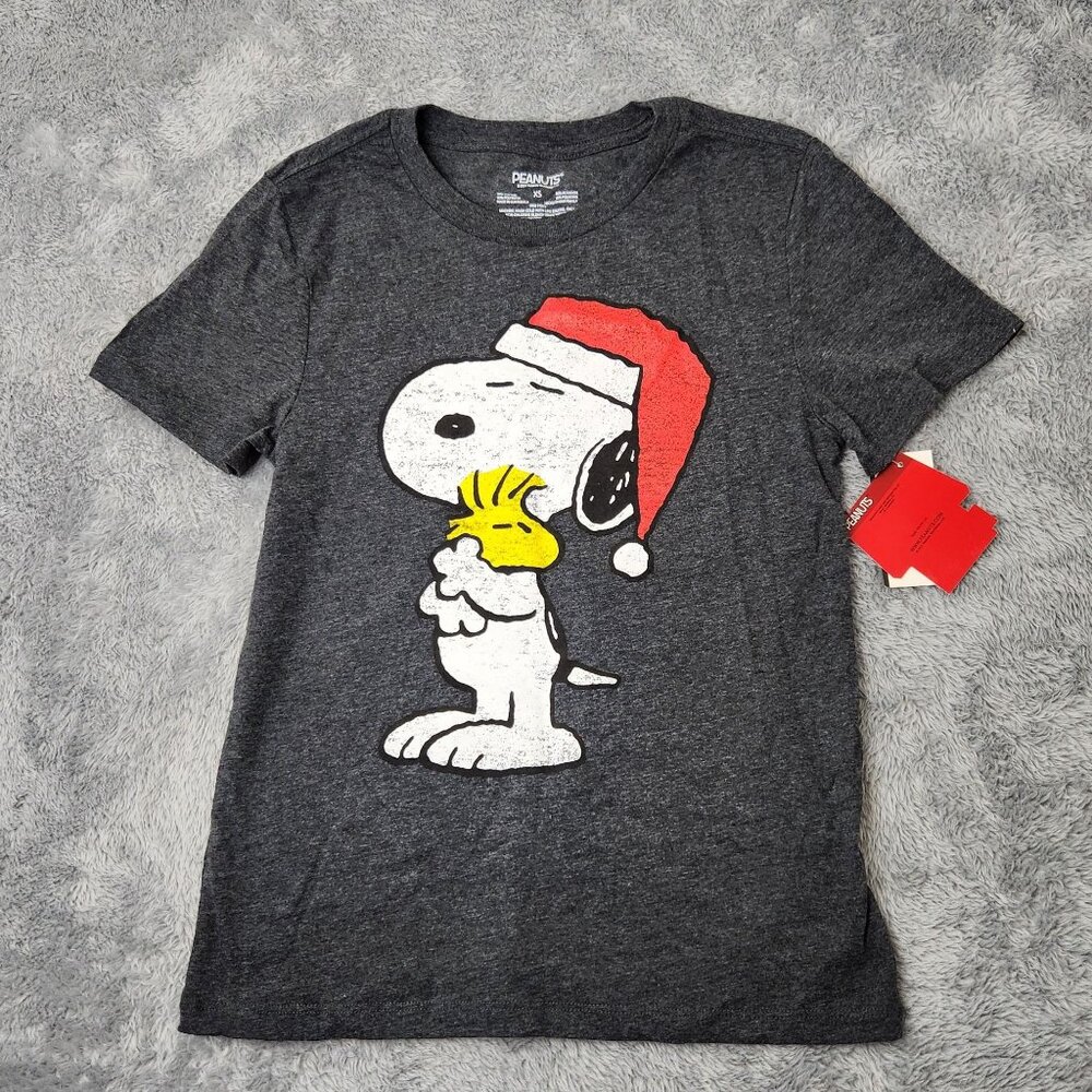 Peanuts Snoopy Santa Hat Graphic Tee Kids XS‎ Charcoal Heather Short Sleeve
